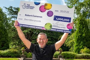 Robert Cameron, escocés de 53 años, ganó un millón de dólares en la lotería.