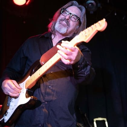 Robert Carradine en una de sus últimas apariciones frente a cámara hace cuatro años, en un videoclip del cantante Coby Brown