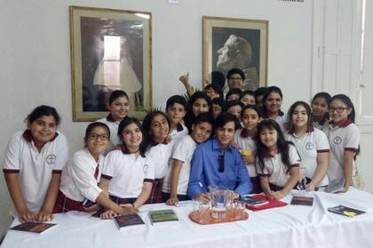 Robert Chevalier publicó su primera novela a los 18. Su libro Telésfora es material de lectura en escuelas de Santiago del Estero.