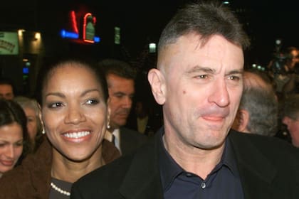Robert de Niro y Grace Hightower, en 1999, en el estreno de Analízame