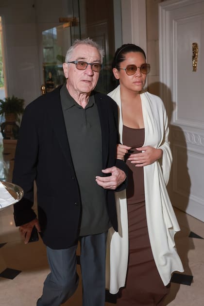 Robert De Niro y su última mujer, Tiffany Chen, se muestran juntos en el Festival de Cannes 2023 un mes y medio después del nacimiento de su hija, Gia Virginia.