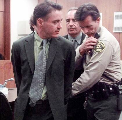 Robert Downey Jr. consumió drogas incentivado por su padre; aquí, cuando fue arrestado por posesión de cocaína