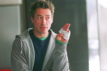 Robert Downey Jr. como Harry Lockhart en la comedia Entre besos y tiros.