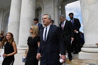 Su apellido es Kennedy, pero su campaña es puro Trump