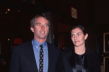 Robert Kennedy Jr. y su esposa, Mary Richardson Kennedy, el 14 de noviembre de 1999 en Nueva York