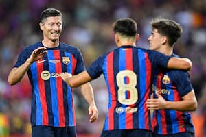 Barcelona ganó, goleó y gustó: primer gol y asistencia de Lewandowski y ovación a Dani Alves