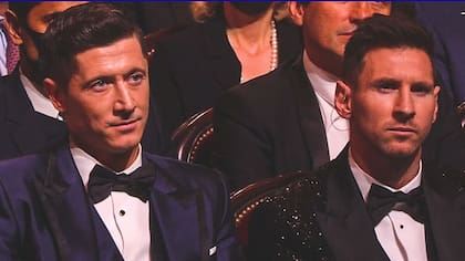 Robert Lewandowski y Lionel Messi en la gala del The Best en 2021: el polaco se llevó el premio