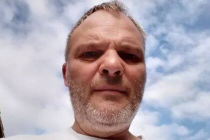 Robert Lockyer entregó el artículo que tenía que llevar un minuto después del cierre del horario y fue sancionado duramente