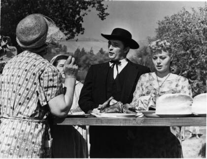 Robert Mitchum junto a Shelley Winters, en La noche del cazador