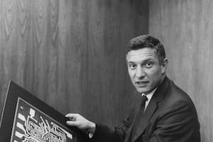 Robert Noyce. En 1959 inventó el circuito integrado y en 1968, con Gordon Moore, fundó Intel