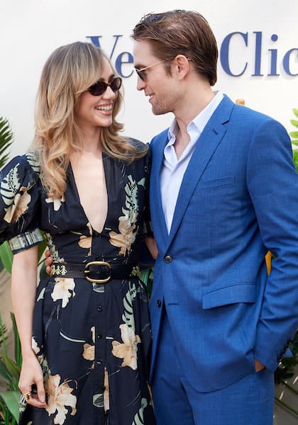 Robert Pattinson y Suki Waterhouse súper enamorados en un evento en octubre de 2024