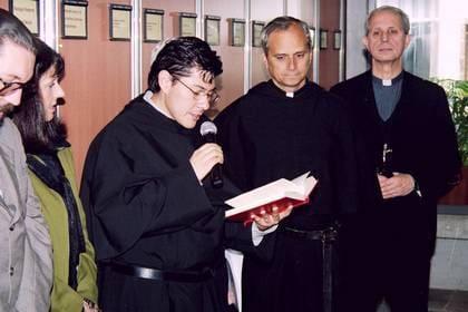 Robert Prevost y Mario Poli en la Biblioteca Agustiniana, Buenos Aires, agosto 2004