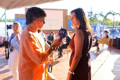 Robertito Funes Ugarte entrevista a Mariana Kratochwil para LN+