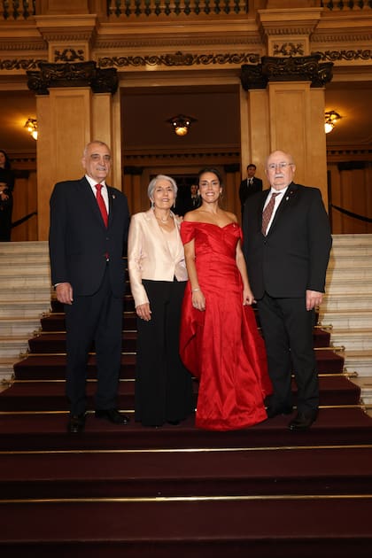 Roberto Favaloro, Liliana Favaloro, Laura Favaloro y Hector Raffaelli, autoridades del la Fundación