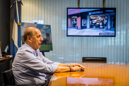 Roberto Fontenla, presidente de la firma. Tenía solo 15 años cuando le propuso a su padre, comerciante, comenzar a fabricar sus propios muebles.