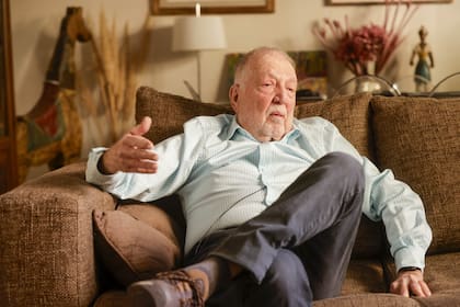 Roberto Frenkel: "Las cosas hay que pagarlas por lo que cuesta y después subsidiar a quien lo necesita".