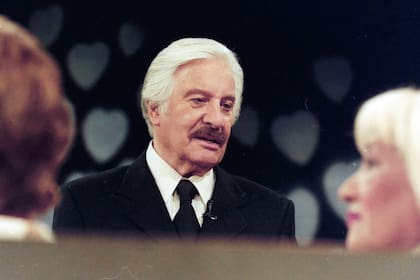 Roberto Galán fue designado secretario de la Sociedad Argentina de Locutores tras su fundación