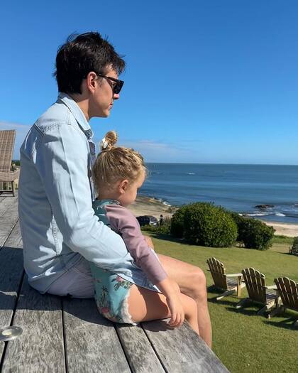 Roberto García Moritán junto a Anita, la hija que el ministro porteño tiene con Carolina "Pampita" Ardohain