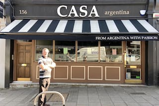 A los 26 se fue con US$5000, empezó su negocio y es elegido por los deportistas más famosos