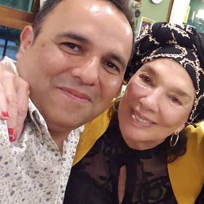 Roberto Montenegro junto a Graciela Borges, musa de una de los platos de Cantábrico