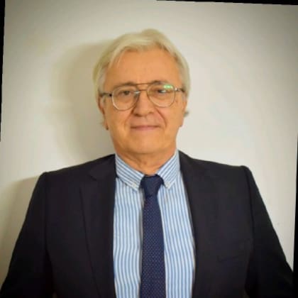 Roberto Nafissi Chiappero, médico reumatólogo y navegante aficionado mendocino, hoy, a los 76 años