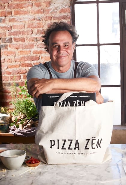 Roberto Petersen sostiene que la forma argentina de comer la pizza es acompañada de fainá