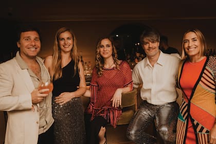 Roberto “Roby” Martínez, Delfina Muniz Barreto, Delfina Braun, Edo y Ximena Alfaro