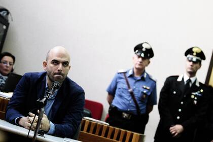 Roberto Saviano, en 2013, al testificar en un juicio contra la mafia, en Nápoles