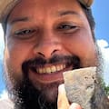 El lucrativo negocio de los buscadores de meteoritos que ganan miles de dólares vendiéndolos