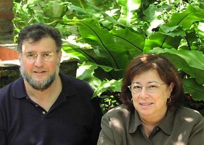 Roberto y Marisabel, durante una visita a la Argentina, en la casa de Carlos y Monique, que regresaron a vivir al país.