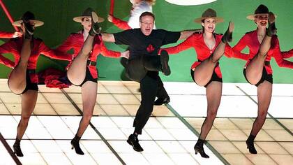 Robin Williams interpreta el tema "Blame Canada", en la 72 ceremonia de los Óscar, el 26 de marzo de 2000 en Los Angeles.