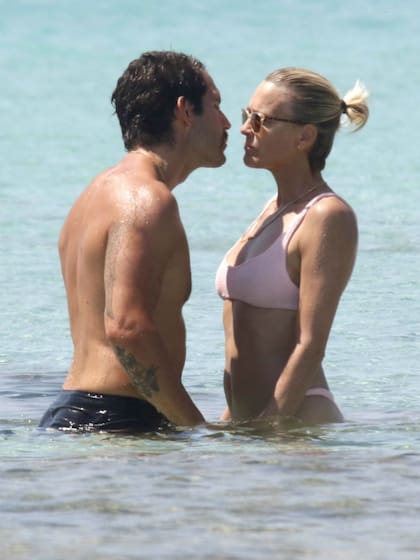 Los días felices: Robin Wright, disfrutando de unos días de playa con Clement Giraudet