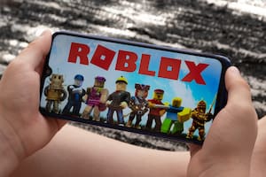 Roblox usará IA para reformular el lenguaje inapropiado en los chats y mantener la cordialidad