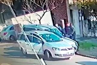 Video. Persiguieron y encerraron a una camioneta para asaltar al conductor