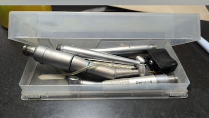 Robó unos auriculares, pero lo detuvieron al rastrear el dispositivo: tenía un pedido de captura en San Juan.