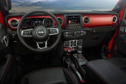 Robustez. La pickup Gladiator guarda la clásica estética exterior e interior de los Jeep más aventureros