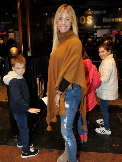 Rocío Guirao Díaz combatió el frío con una salida familiar al teatro