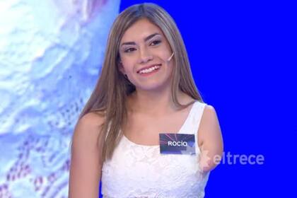 Rocío tiene 18 años y está cursando su último año del colegio secundario. Vive en Rafael Calzada y es nadadora paralímpica (Foto: Captura de video)