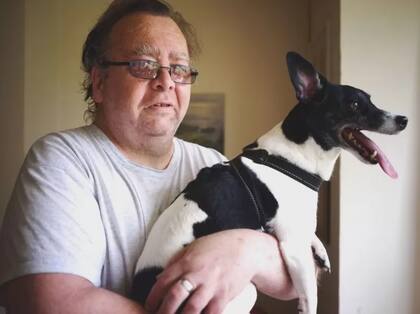 Rocky cuesta más de US$125 al mes en comida, suscripción a un plan veterinario y seguro para mascotas