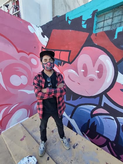 Rodo Graff, uno de los artistas que pintó murales, se inspiró en su niñez