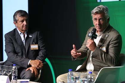 Rodolfo de Felipe, de LIDE, y el presidente de la SRA, Nicolás Pino