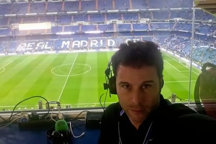 Rodolfo De Paoli en Madrid donde relató la final entre River y Boca para Radio La Red