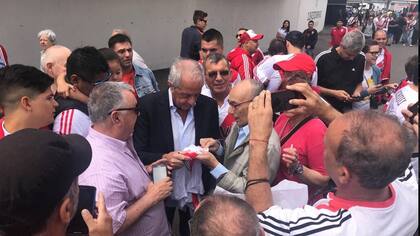 Rodolfo D´Onofrio, reelegido como presidente de River