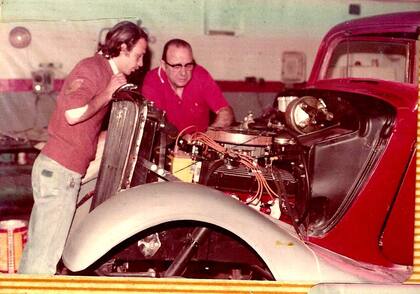 “Me da lástima que el viejo murió y no pudo ver terminado el auto que hicimos”, reflexionó Manochi