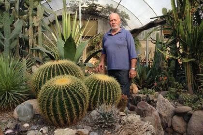 Rodolfo Rauscher cultiva cactus en Escobar