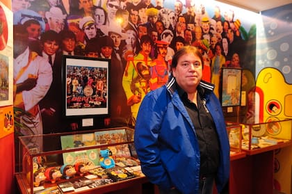 Rodolfo Renato Vázquez es reconocido mundialmente por tener una de las mayores colecciones de The Beatles en el mundo