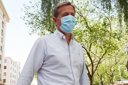 Rodolfo Suárez, gobernador de Mendoza, anunció la reestructuración de la deuda de US$590 millones, donde se ahorró US$80 millones en intereses, no hubo quita en el capital adeudado