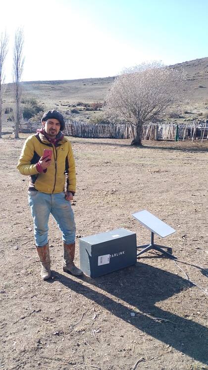Rodrigo Argarañaz, en un campo ganadero en Santa Cruz.