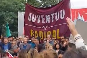 El mal momento que vivió De Loredo durante la marcha universitaria en Córdoba: gritos e insultos