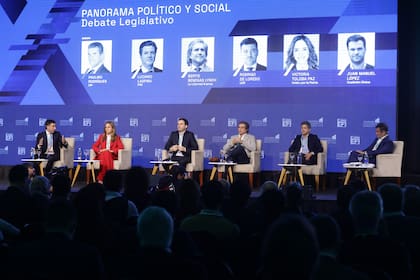Rodrigo de Loredo, Victoria Tolosa Paz, Juan Manuel López, Alberto Benegas, Luciano Laspina y Paulino Rodrigues